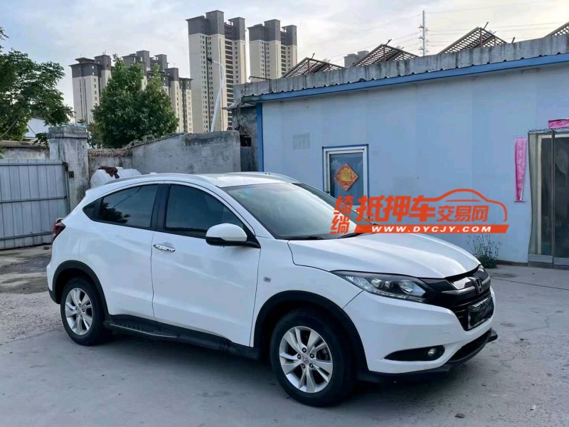 济宁18年本田缤智3