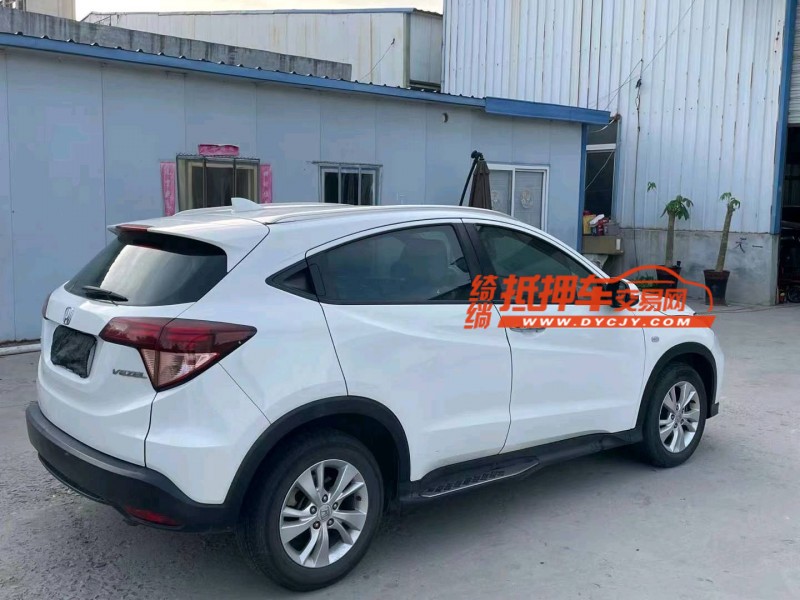 济宁18年本田缤智8