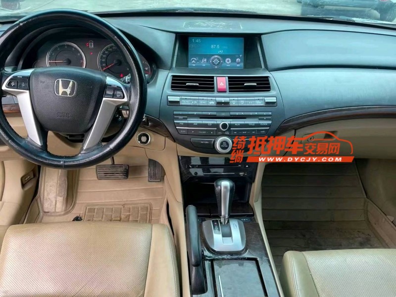 济宁13年本田雅阁4