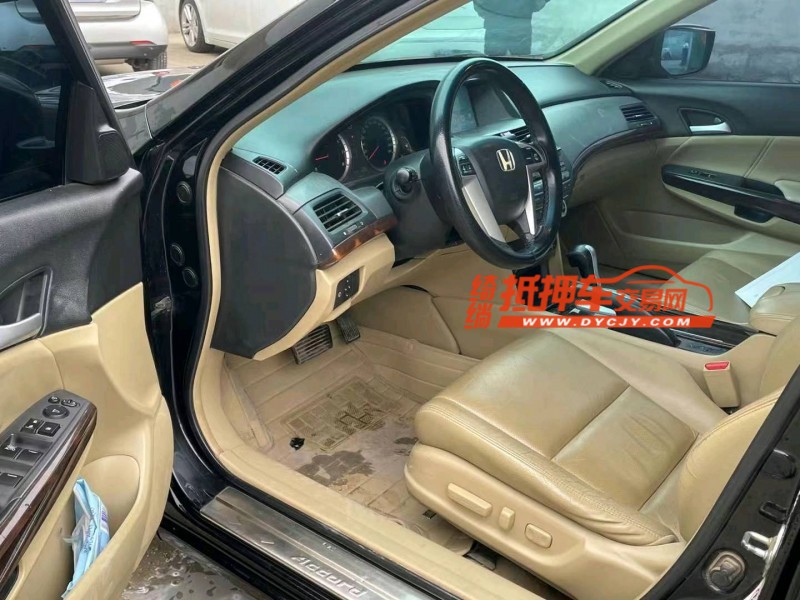 济宁13年本田雅阁5