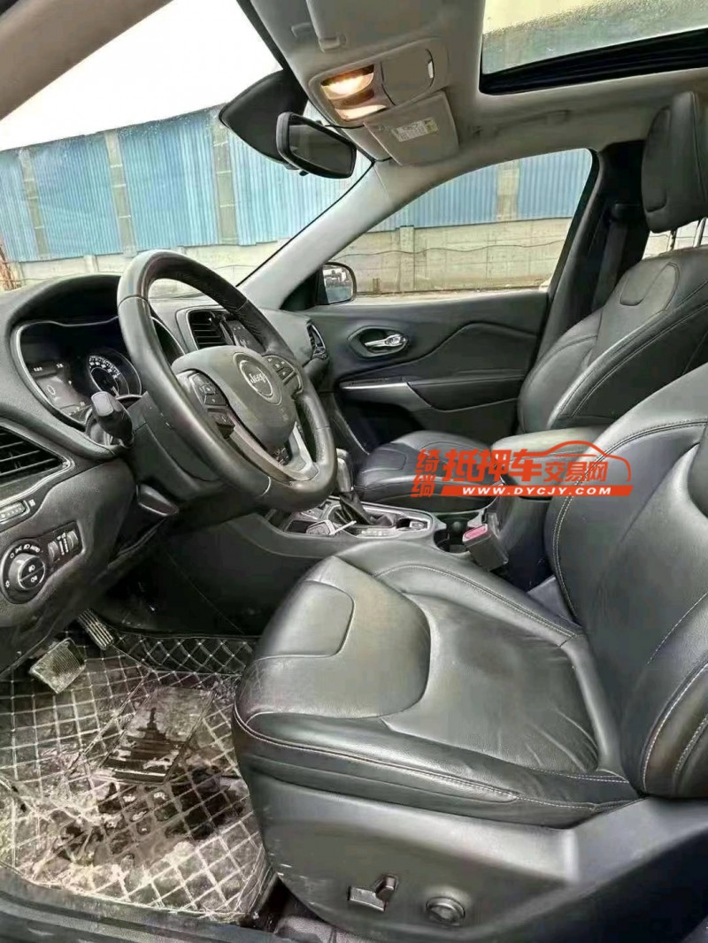 郑州20年Jeep自由光7