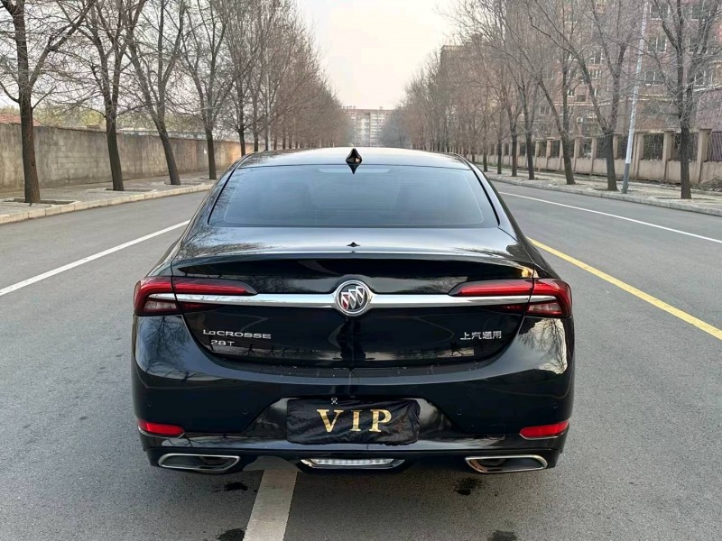 徐州20年别克君越8