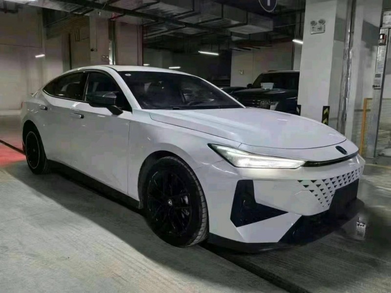 遵義24年長安汽車UNI-V3