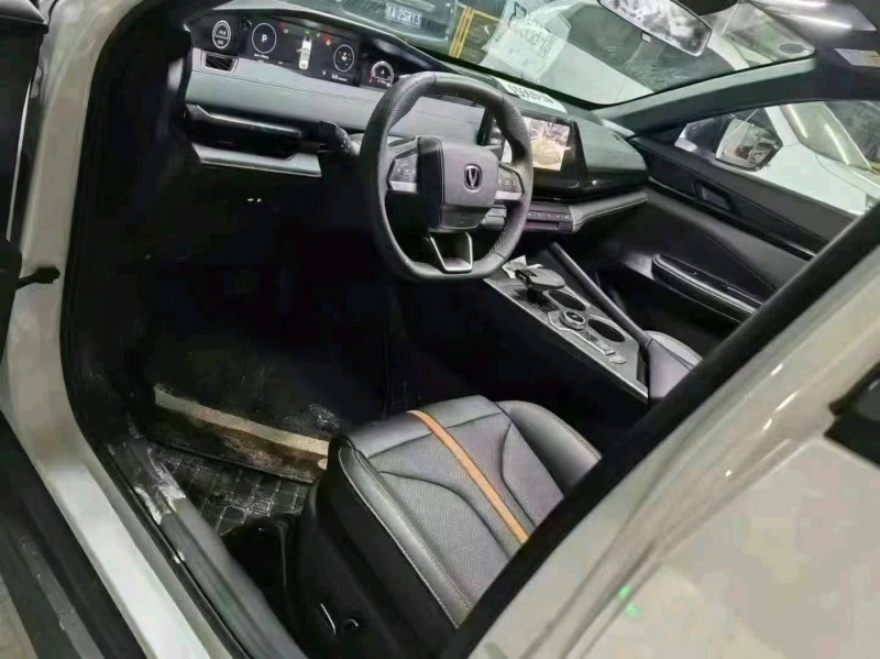 遵義24年長安汽車UNI-V7
