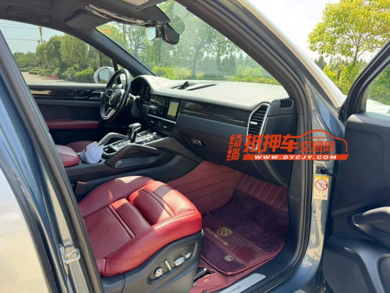 盐城18年保时捷卡宴9