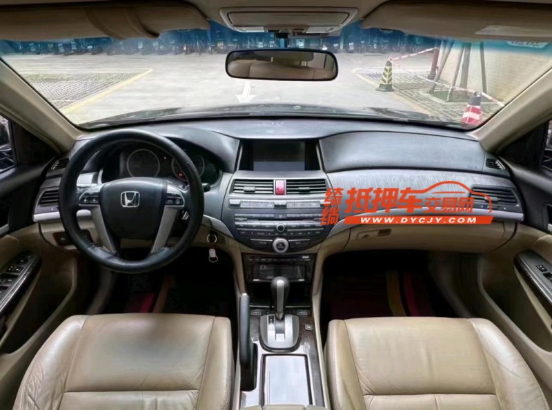 佛山10年本田雅阁8