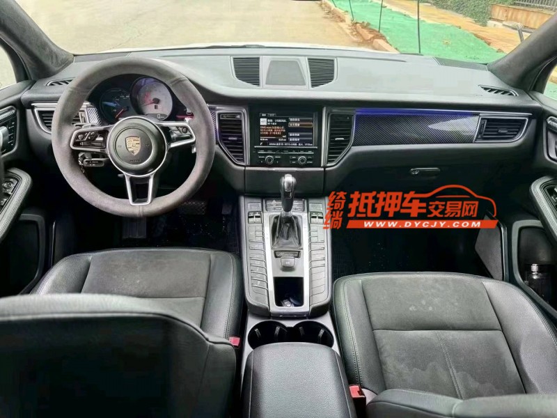 昆明17年保時捷Macan4