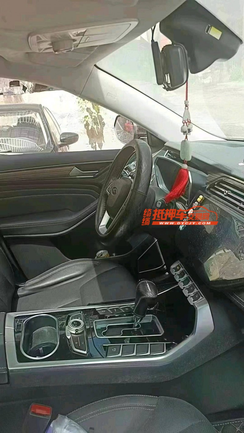 重庆20年福特领界2