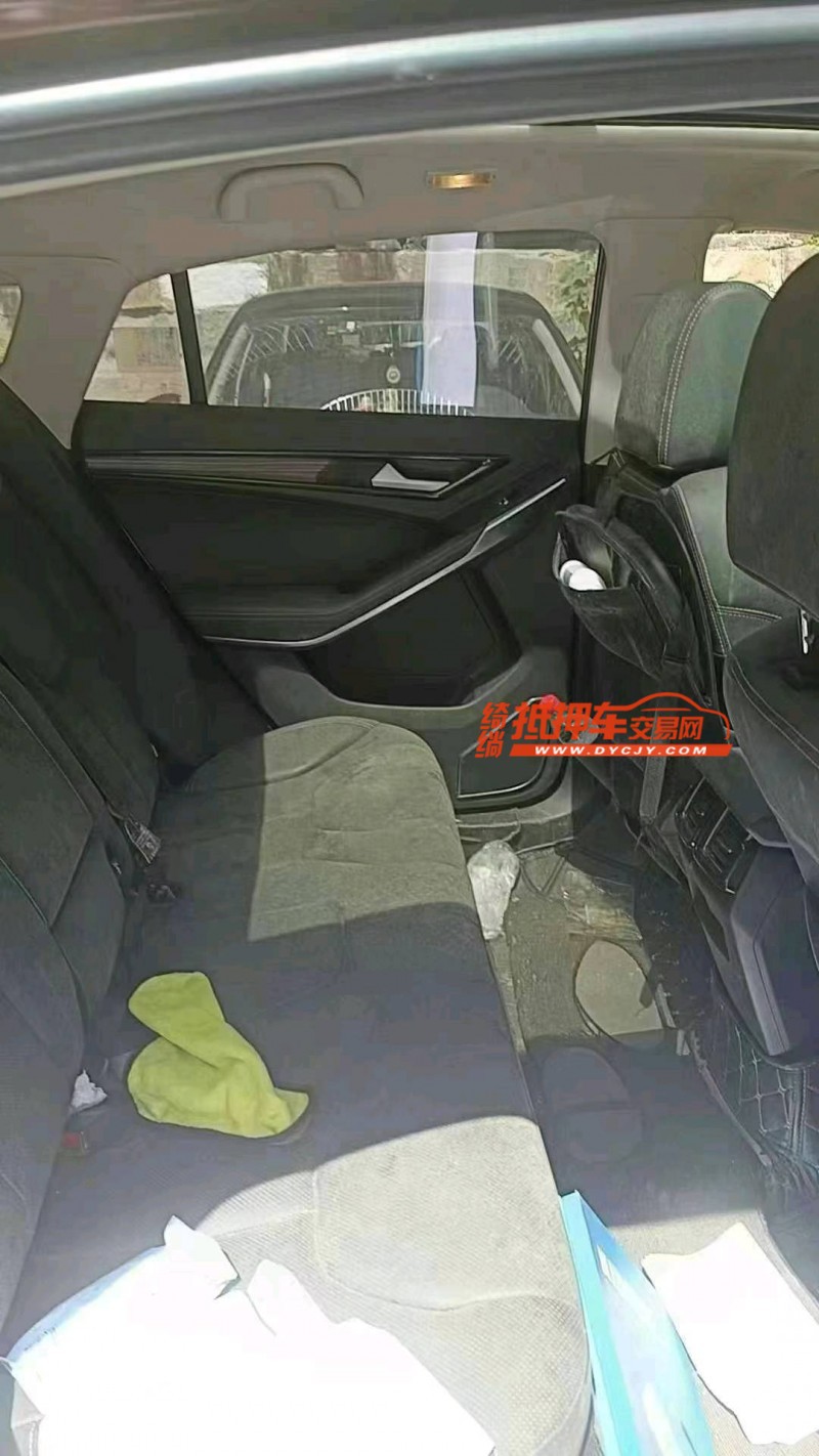 重庆20年福特领界5