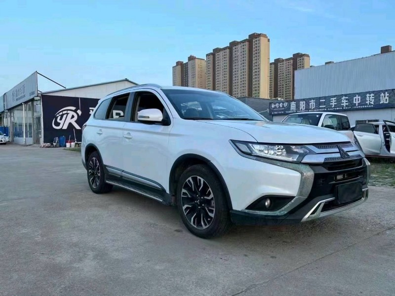 南陽19年三菱歐藍德2