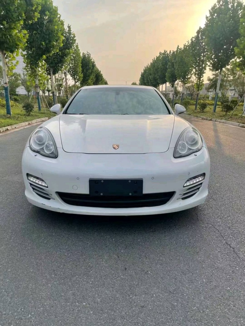 徐州12年保时捷帕拉梅拉1