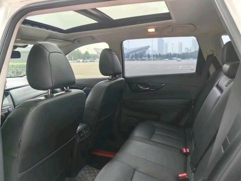 保定21年日产奇骏5