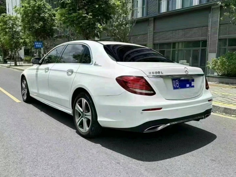 广州18年奔驰E7