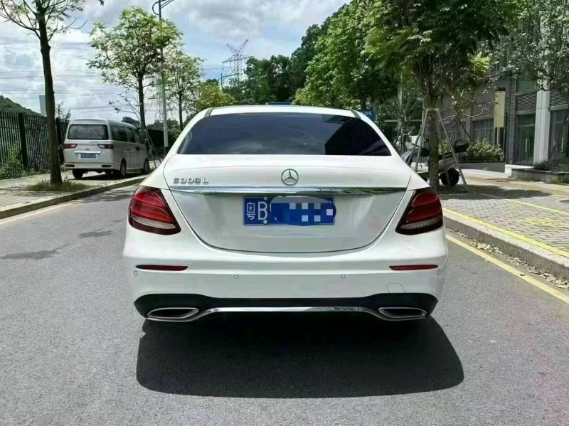 广州18年奔驰E9