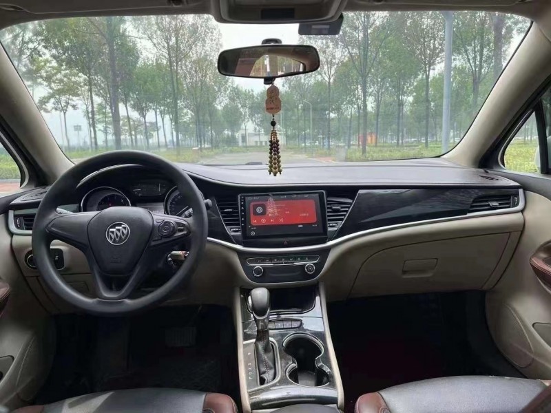 青岛17年别克威朗6