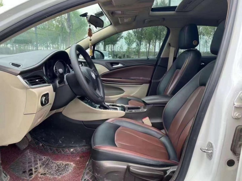 青岛17年别克威朗7