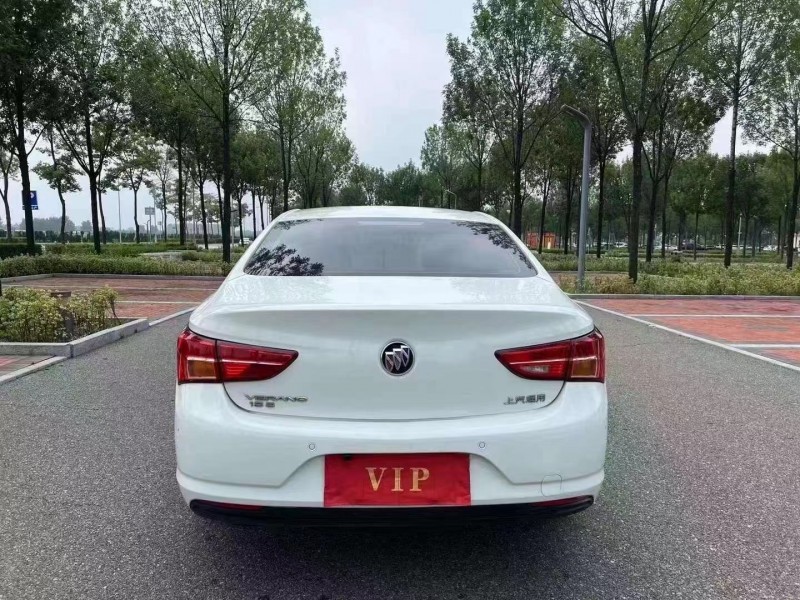 青岛17年别克威朗9