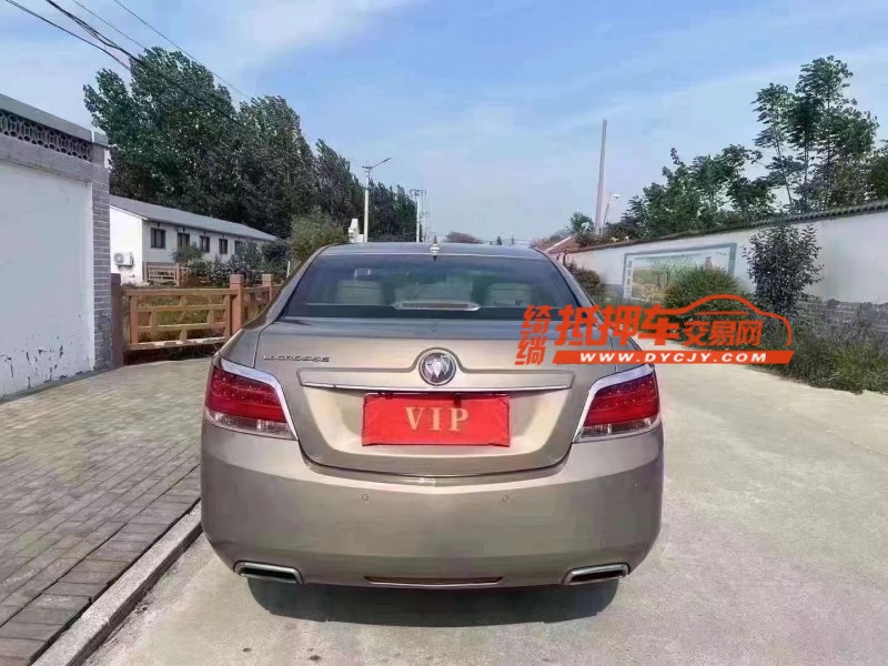 青岛13年别克君越9