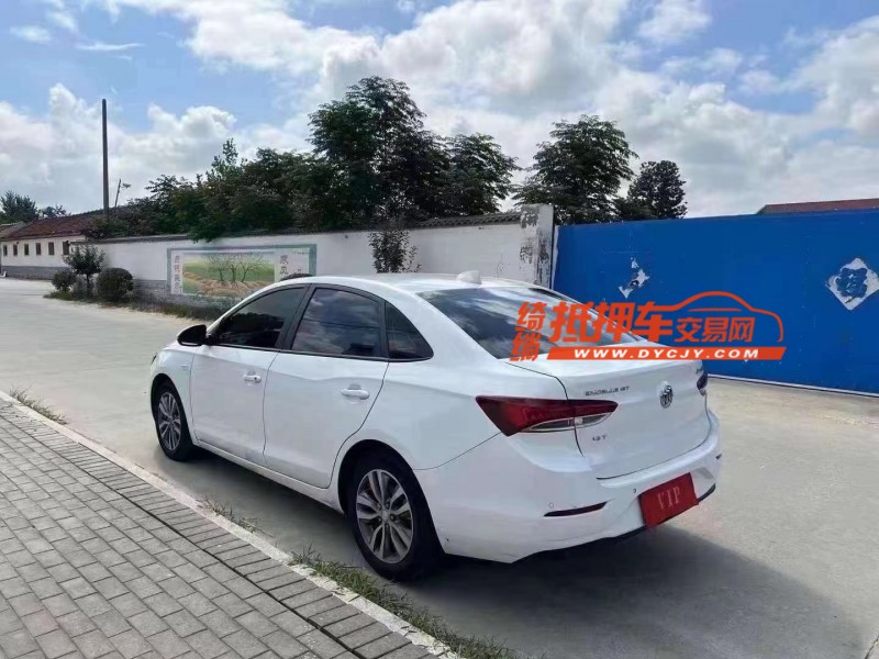 青岛19年别克英朗4