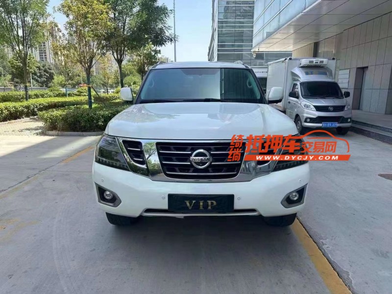 济宁18年日产途乐1