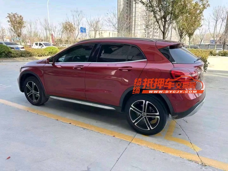 潍坊18年奔驰GLA5