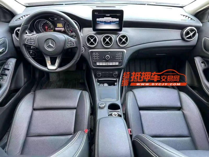 潍坊18年奔驰GLA8