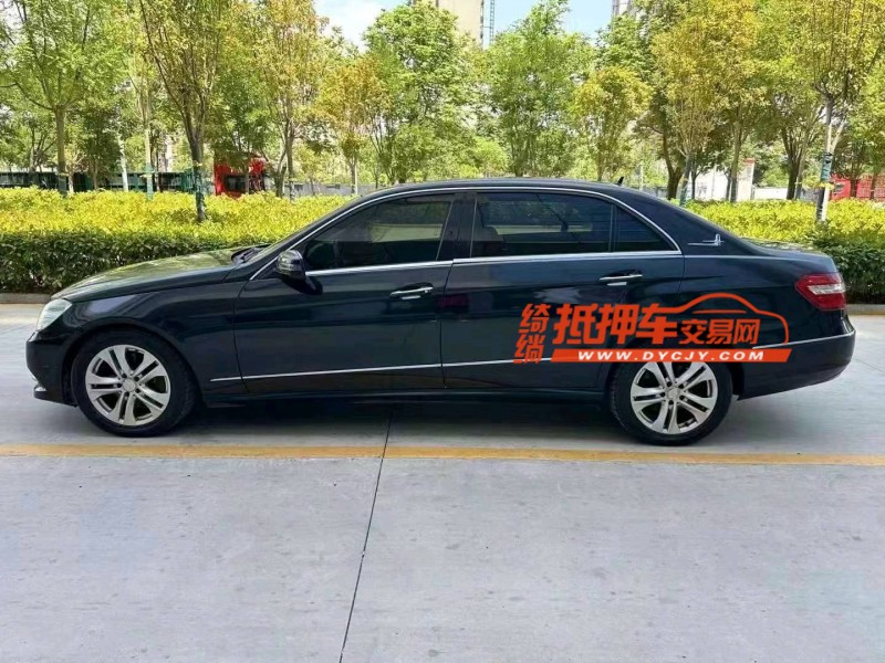 東營12年奔馳E3