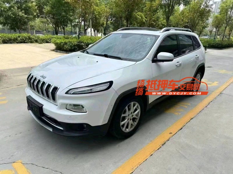 泰安17年Jeep自由光2