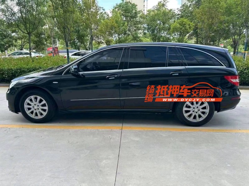 济宁17年奔驰R6