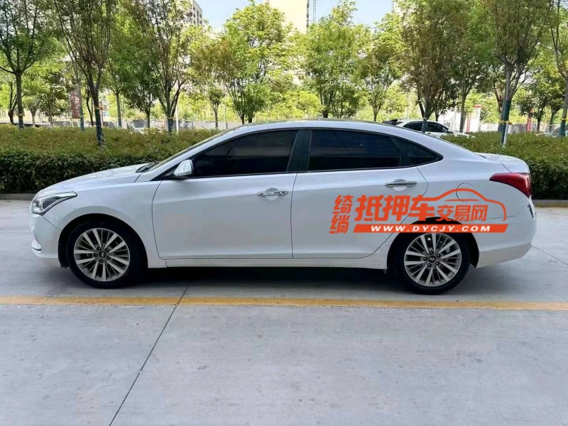 潍坊18年现代名图5