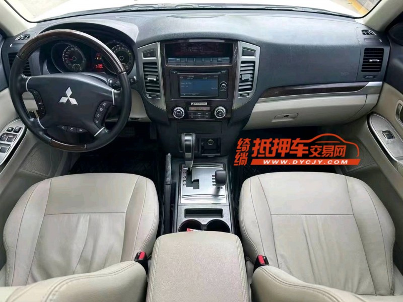 济宁20年三菱帕杰罗6