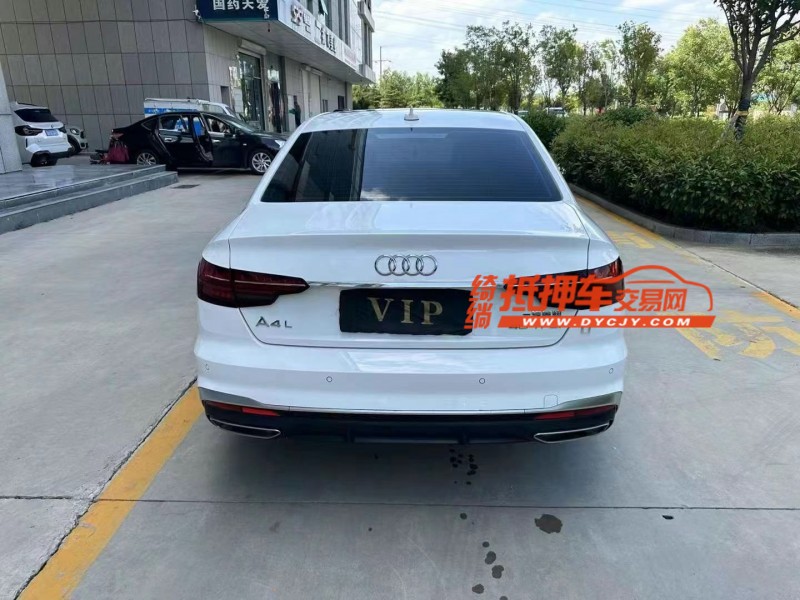 济宁22年奥迪A4L9