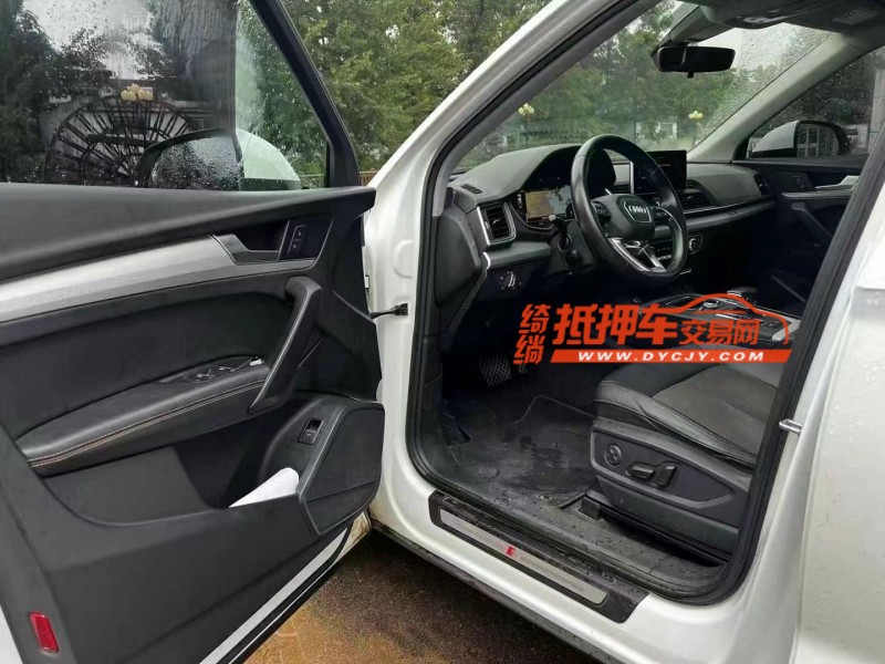 济宁19年奥迪Q55