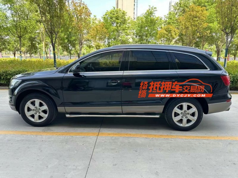 济宁13年奥迪Q75