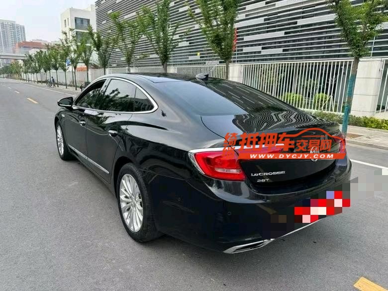 济宁18年别克君越8