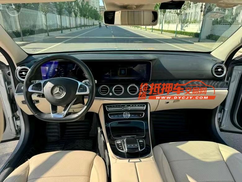 济宁16年奔驰E4