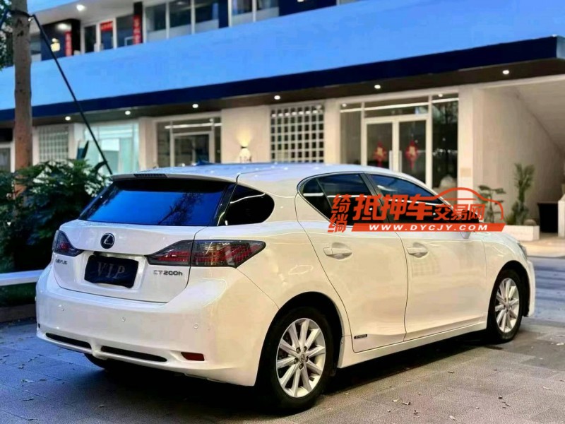 广州12年雷克萨斯CT8