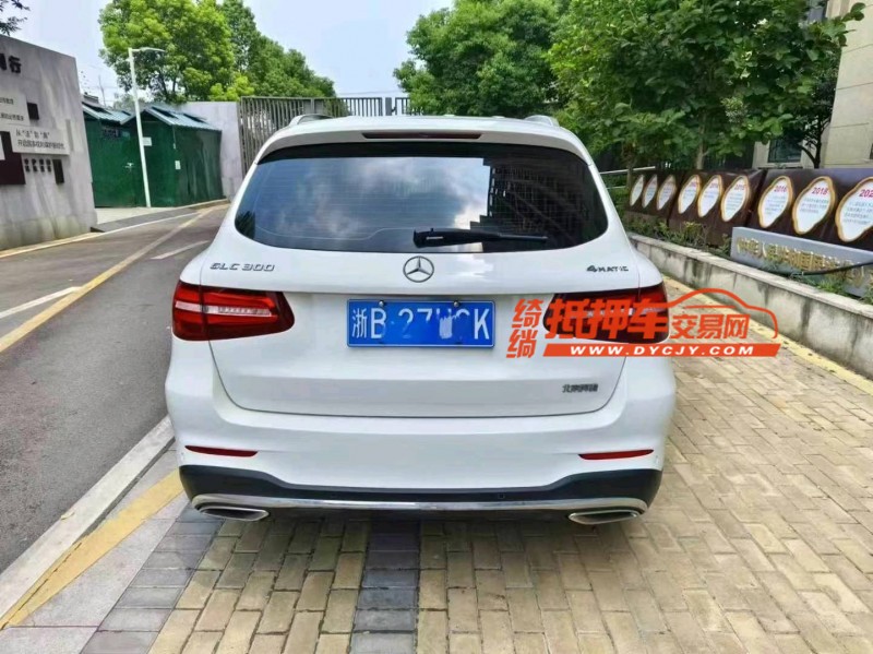 苏州17年奔驰GLC9