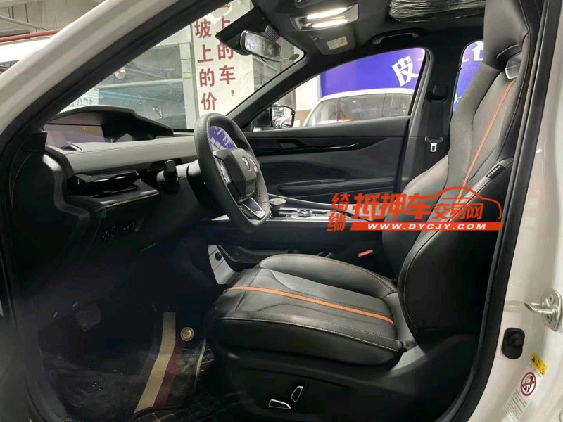 成都24年长安汽车UNI-V4