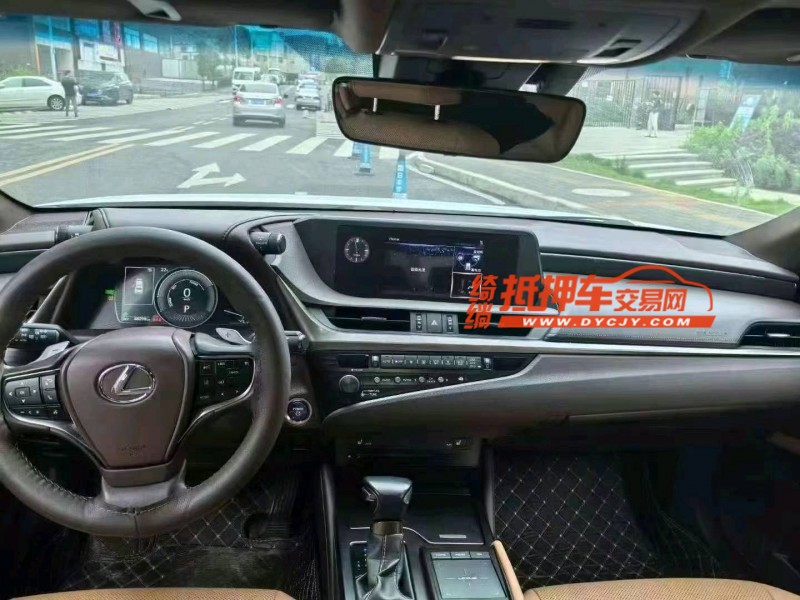 成都19年雷克萨斯ES6