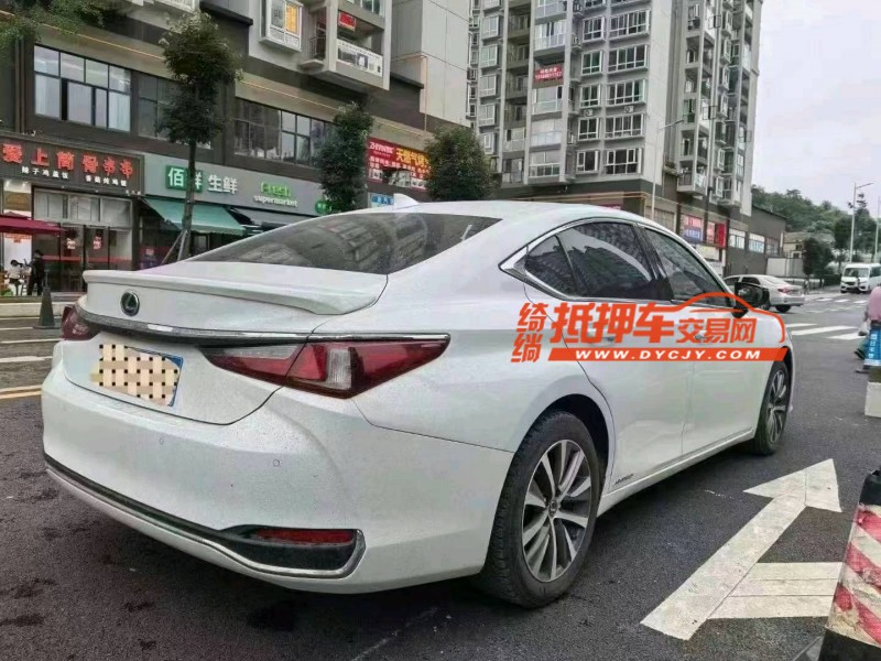 成都19年雷克萨斯ES7