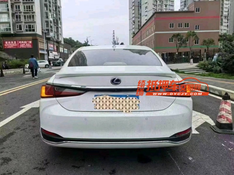 成都19年雷克萨斯ES8