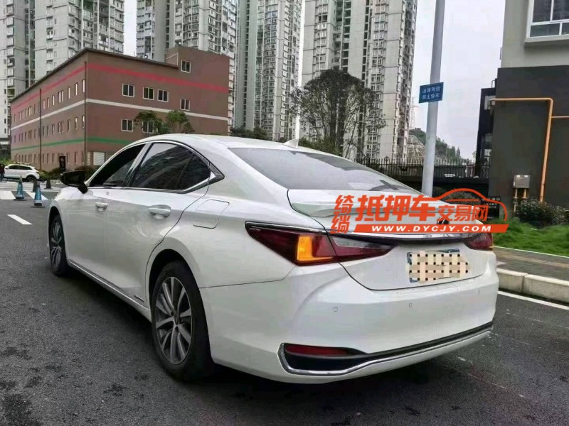 成都19年雷克萨斯ES9