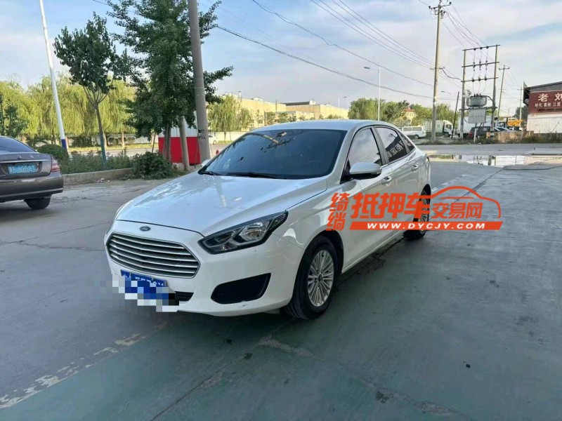 保定18年福特福睿斯1