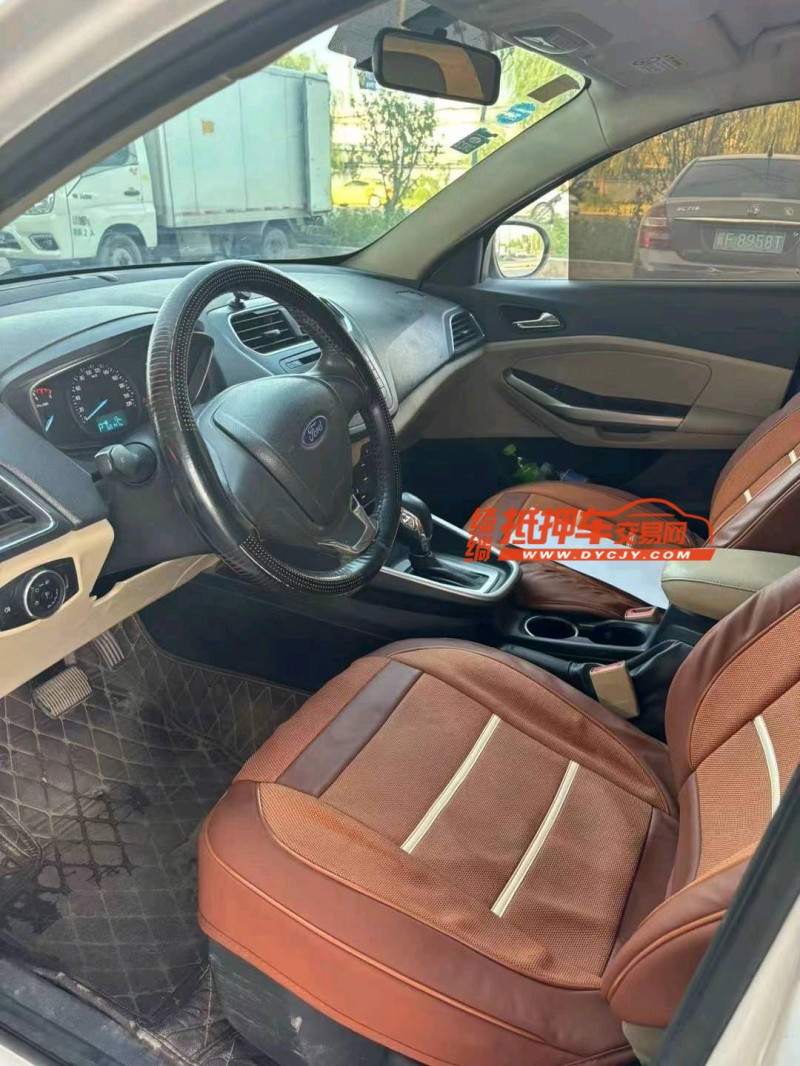 保定18年福特福睿斯3