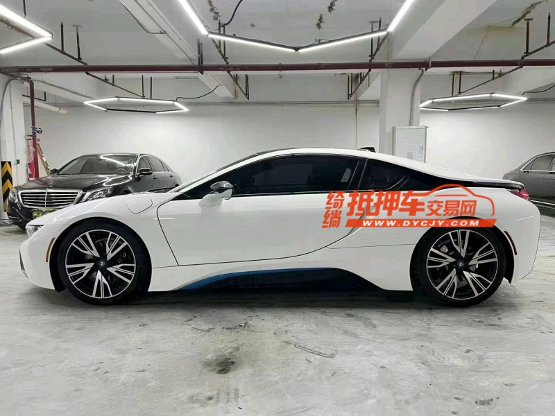 广州17年宝马i84