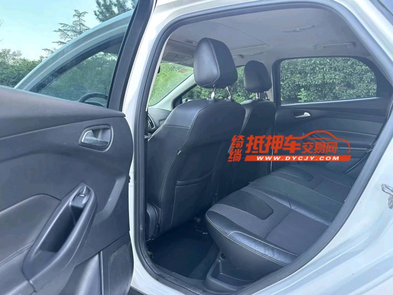 青岛15年福特福克斯4