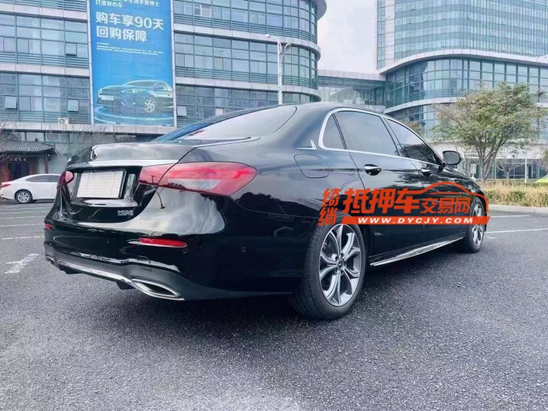 济宁22年奔驰E4