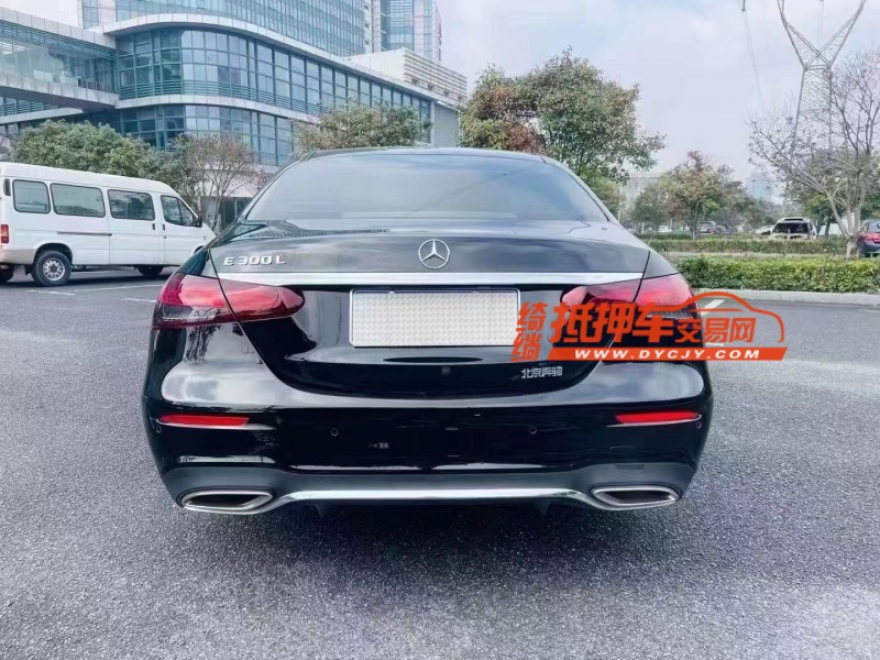 济宁22年奔驰E9