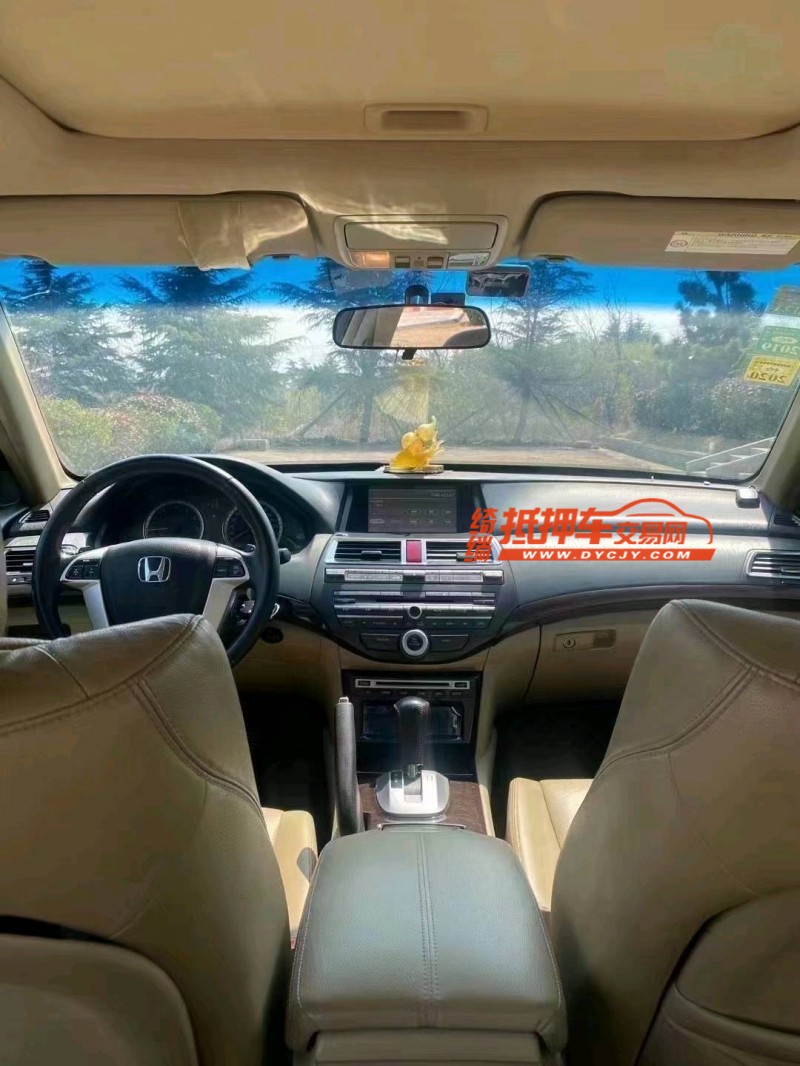 青岛13年本田雅阁6